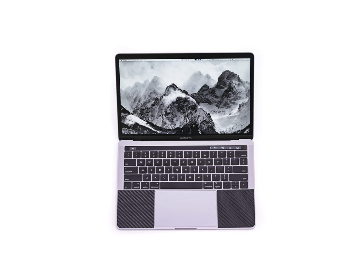 レビュー】新MacBook Pro(2018)は買いか！徹底検証 | 新宿のWeb制作会社Btiesが教える！ホームページ制作のすべて